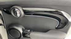 MINI Hatchback 1.5 Cooper Classic 5dr Auto Petrol Hatchback